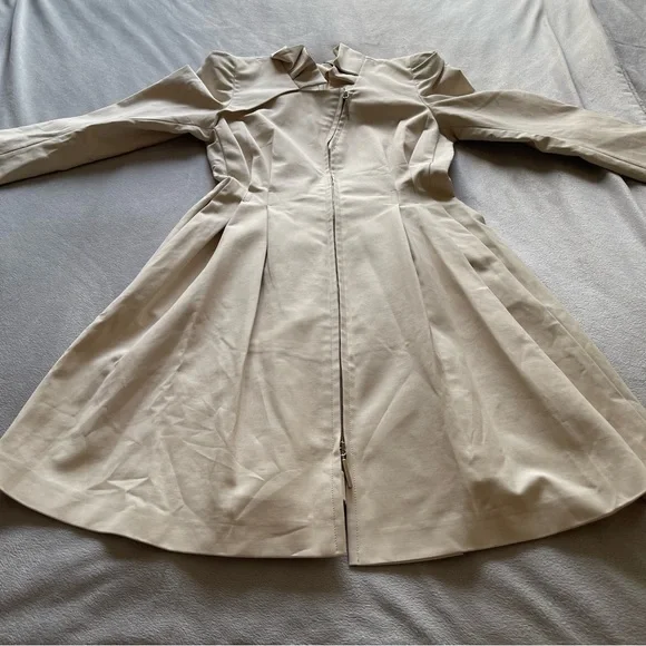 Giorgio Armani Cream Trench Coat - Picture 11 of 16